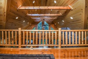 Interior - Cabernet Chalet (McHenry)