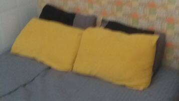 2 quartos, ferros/tábuas de passar roupa, Wi-Fi, roupa de cama