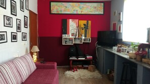 TV, books, music library - Cozy House in Floripa (Florianopolis)