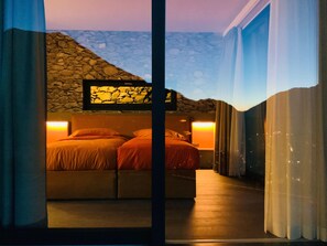 Exclusive Double or Twin Room | Minibar, in-room safe, desk, laptop workspace - Cà Rossa Suite and Breakfast (Montagna in Valtellina)