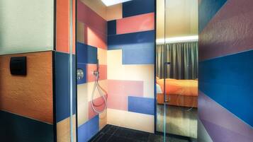 Exclusive-Doppel- oder -Zweibettzimmer | Dusche im Bad