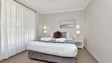 3 bedrooms, iron/ironing board, free WiFi