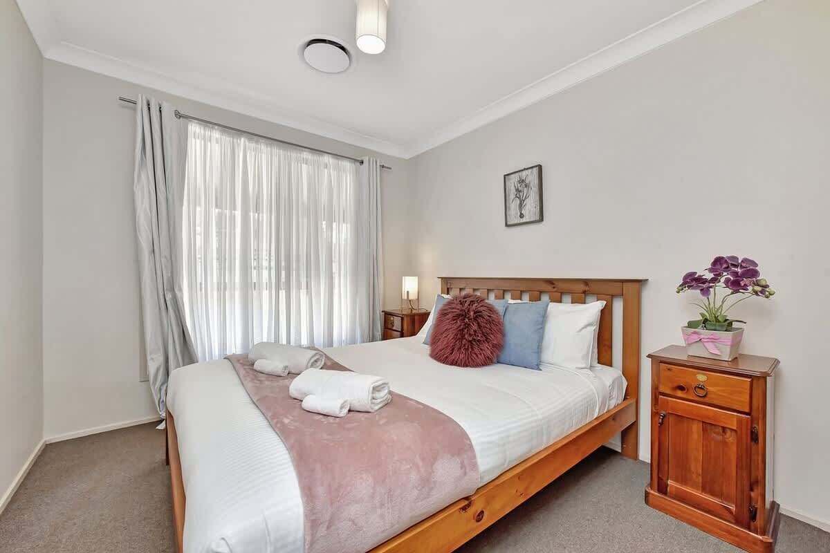 3 bedrooms, iron/ironing board, free WiFi, bed sheets