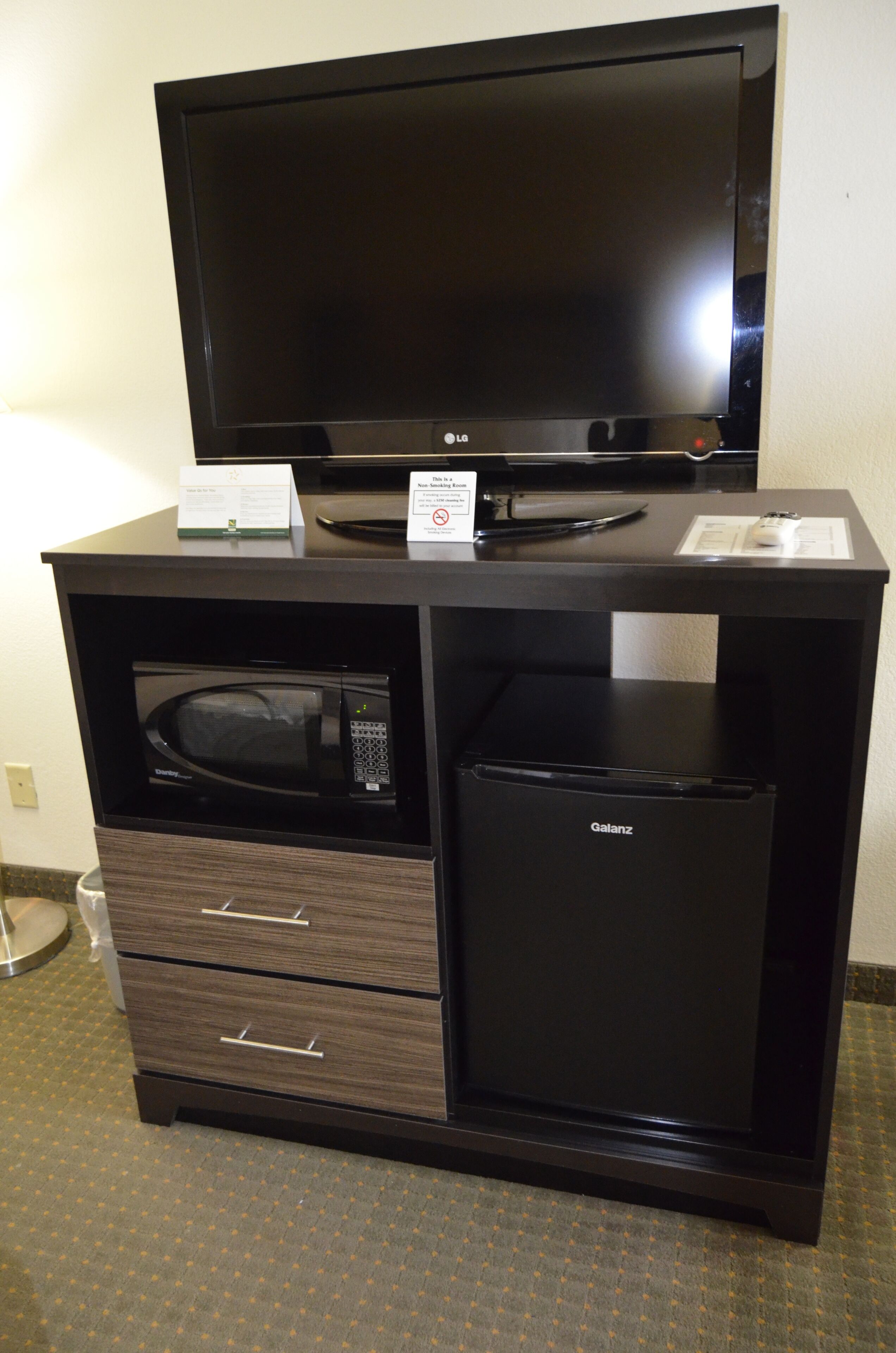 standard room, 2 queen beds, non smoking | room amenity