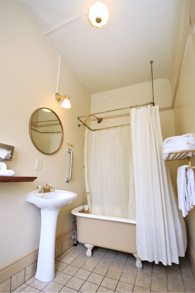 Hotel Arcata by null