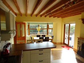 Interior - The River House, Nature Reserve Glengarriff (Glengarriff)