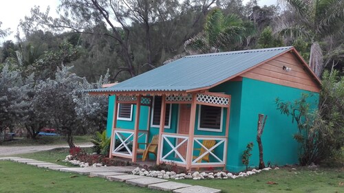 Hassle Free Getaway Beach Front Property, family friendly 
