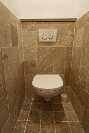 Shower, hair dryer, soap, toilet paper - Fully renovated studio cabin for 2-4 people in Tignes le lac   (Le Lac de Tignes)
