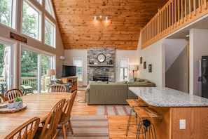 House, Multiple Beds, Hot Tub | Living room | Fireplace