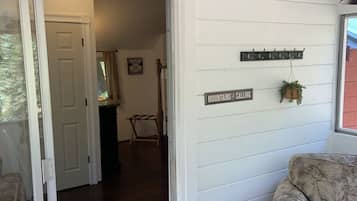Suite, 1 Bedroom | 1 bedroom, individually decorated, individually furnished, free WiFi