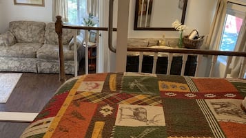 Suite, 1 Bedroom | 1 bedroom, individually decorated, individually furnished, free WiFi