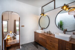 Bathtub, hair dryer