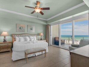 4 slaapkamers, een bureau, een strijkplank/strijkijzer, gratis wifi