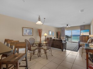 Dining - Condos directly on the Gulf, Sweeping Views from Your Balcony (Destin)