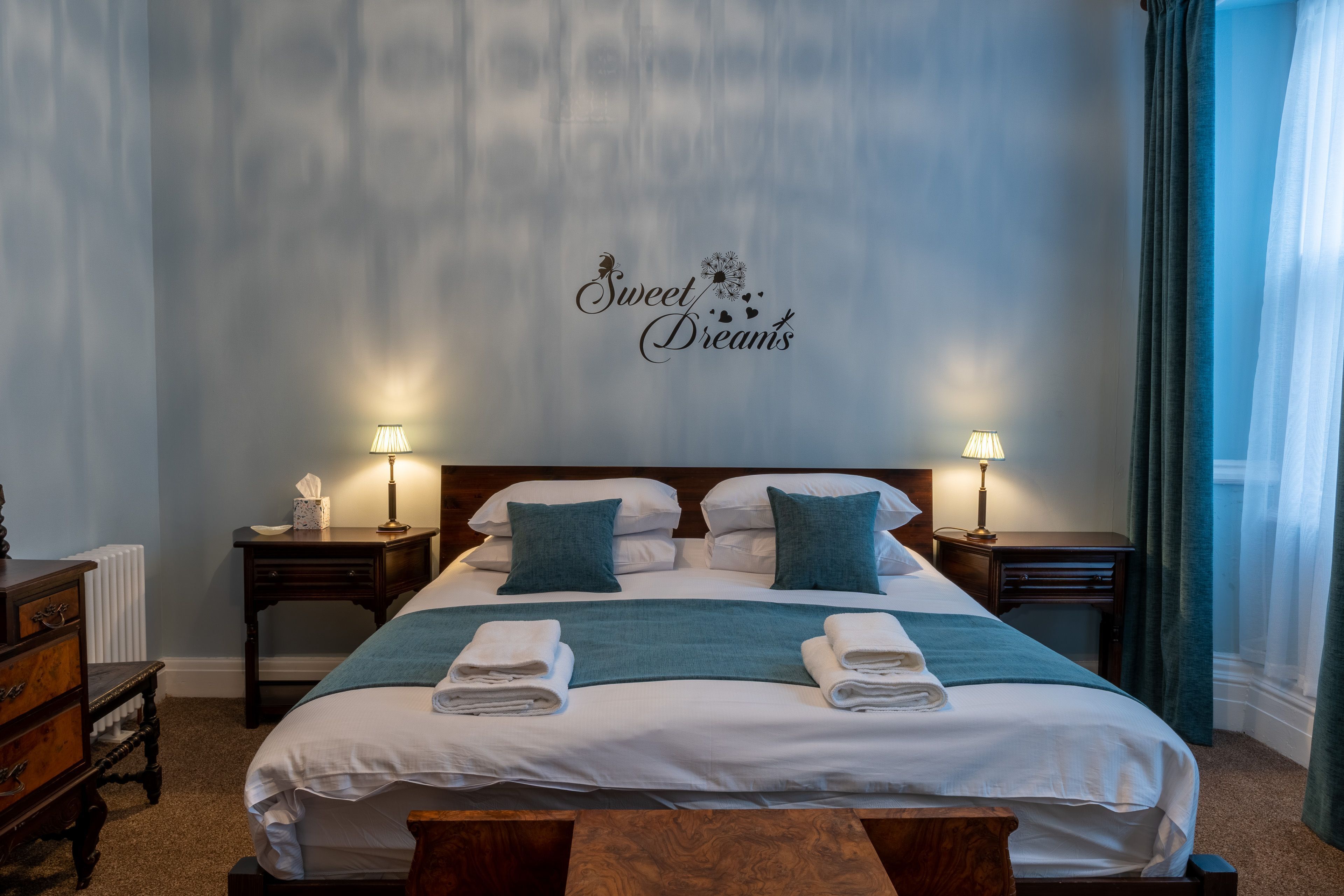 8 chambres, Wi-Fi, draps fournis