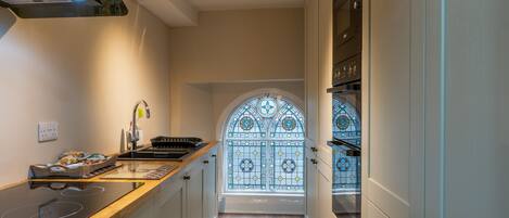 Fridge, microwave, oven, dishwasher