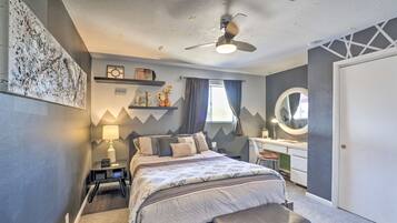 1 chambre, surmatelas, bureau