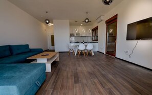 Villa exclusiva, 6 habitaciones | Zona de estar | Una televisión de pantalla plana, Netflix, servicios de streaming