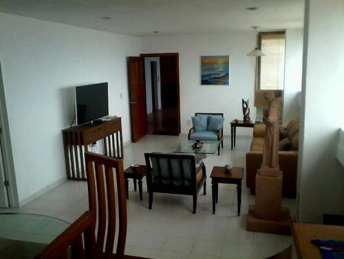 Amueblado. Viva relajadamente frente al mar.