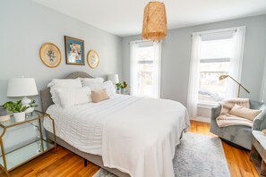 2 bedrooms, desk, iron/ironing board, travel cot