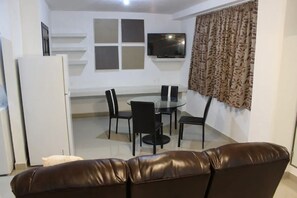 Dining - Air conditioning covers the Ejecutivos (Maria de la Piedad)