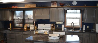 Airview House a Beautifully furnished home in quiet neighborhood