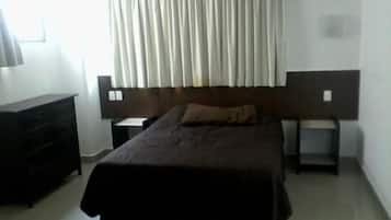 1 bedroom, desk, iron/ironing board, WiFi