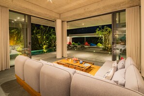 25-inch flat-screen TV with cable channels, fireplace - Akala Villa (Da Nang)