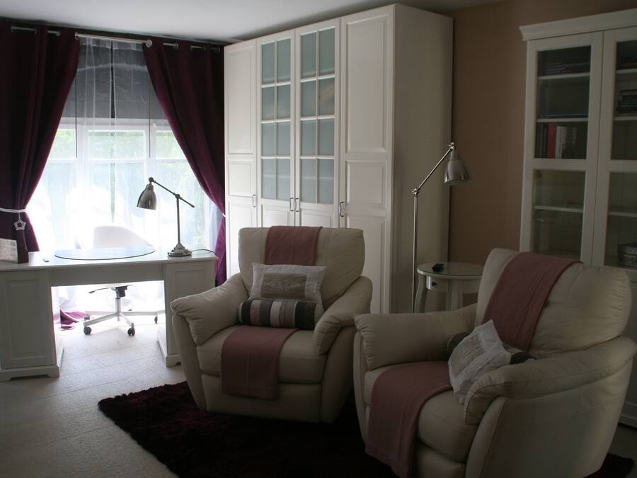 Double Room (Tiffany) | Down comforters, individually decorated, individually furnished, desk