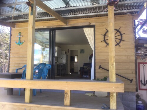 Close to ocean beach, harbour , boating club