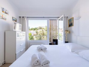 2 多间卧室、熨斗/熨衣板、WiFi、床单