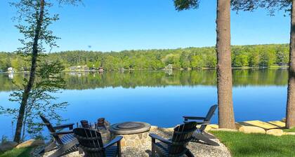 SHORELINE CHATEAU-LAKEFRONT-LARGE DOCK-GAMEROOM- HOT TUB-WALK OUT DECK-LAKE VIEW