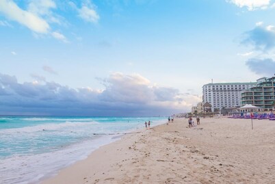 Familly Condo Beach w/ Free access 2 the Beach