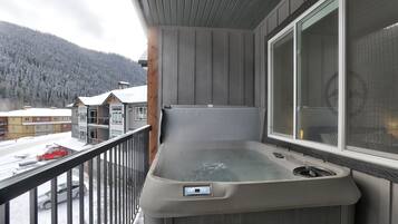 Bañera de hidromasaje exterior