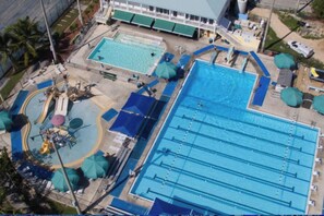 Pool - Big Family Home in Key Largo: Remote Workers’ Dream and Pet Friendly  (Key Largo)