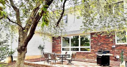 Perfect for Family Gatherings & IU Sporting Events!