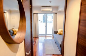 1 habitación, escritorio, tabla de planchar con plancha y wifi gratis 