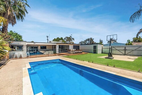 Malibu Palms - Echuca Holiday Homes