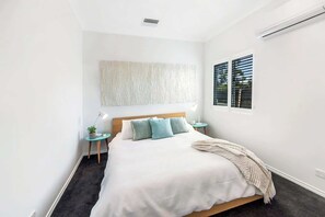 5 bedrooms, desk, iron/ironing board, travel cot