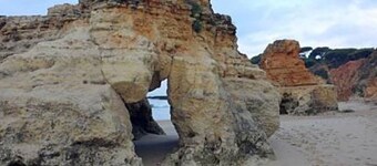 Modern and couzi, in quiet area, 2 Bed / bath, 10m from Olhos Agua e Falesia