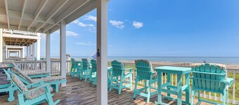 NY! Oceanfront Retreat - Steg till Surfside Beach!