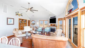 Smart TV, reproductor de DVD y libros