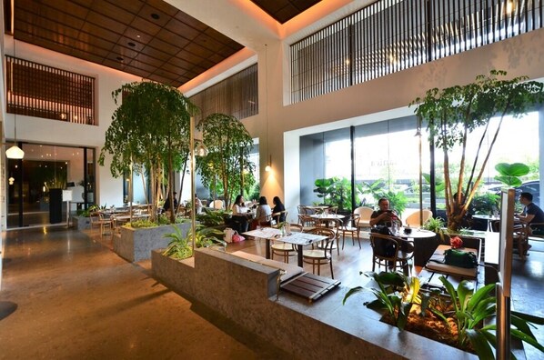 Lobby sitting area - EST Link to LRT KL Sentral Bangsar (Kuala Lumpur)