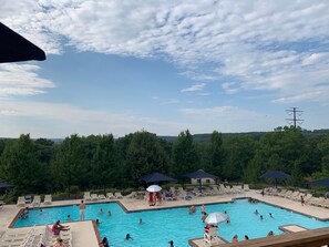 Pool - Luxury getaway in PA closet to Shawnee and Best Snow Tubing (Bushkill)