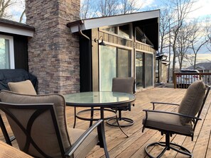 Outdoor dining - Luxury getaway in PA closet to Shawnee and Best Snow Tubing (Bushkill)