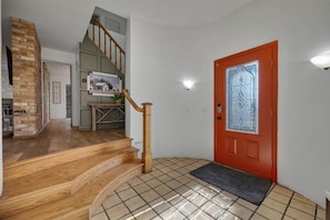 Interior - Unique Home Perfect for Gathering. Pets welcome! (Orem)