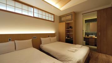 Twin Room | Hypo-allergenic bedding, Select Comfort beds, in-room safe