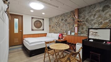 Signature Double Room (101)