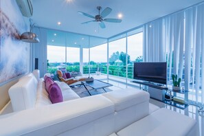 Family Villa | Living room