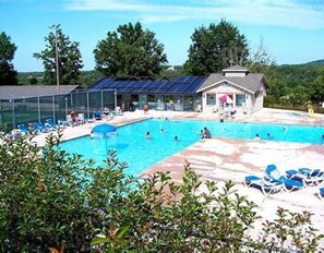 Indoor pool, outdoor pool - 18th Hole - 1bedrm/1bath 3 Pools & Hot Tub! Gated Community! (Branson)